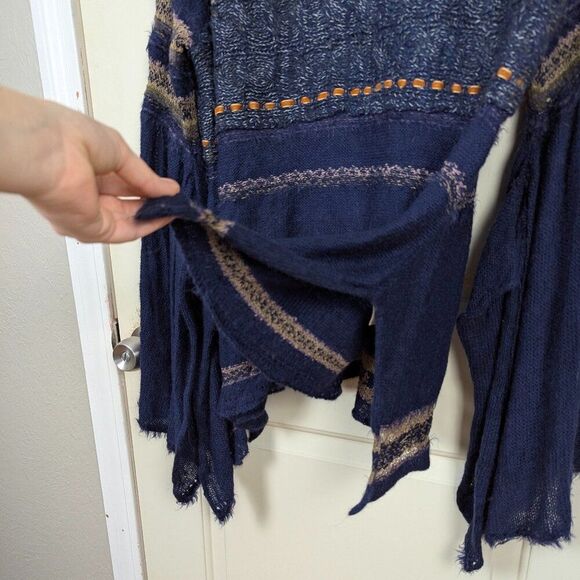 Free People | Navy Bell Sleeve Mixed Knit Sweater Size Medium - Picture 12 of 13